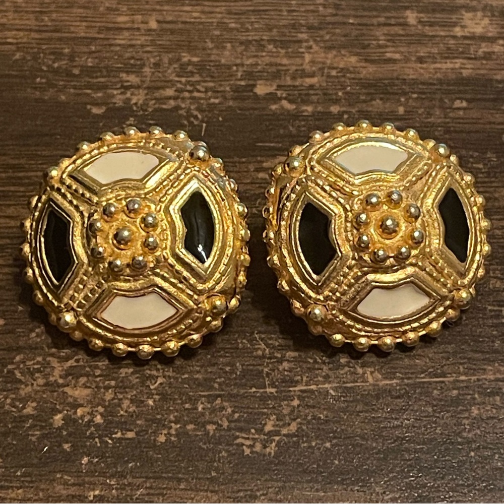 Vintage Clip On Earrings